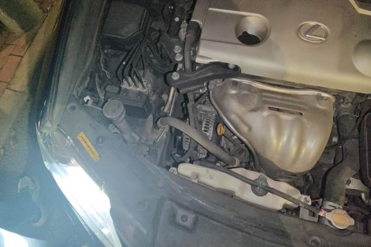Used Lexus ES 2013 250 Mark Levinson Limited Edition Engine Bay Right