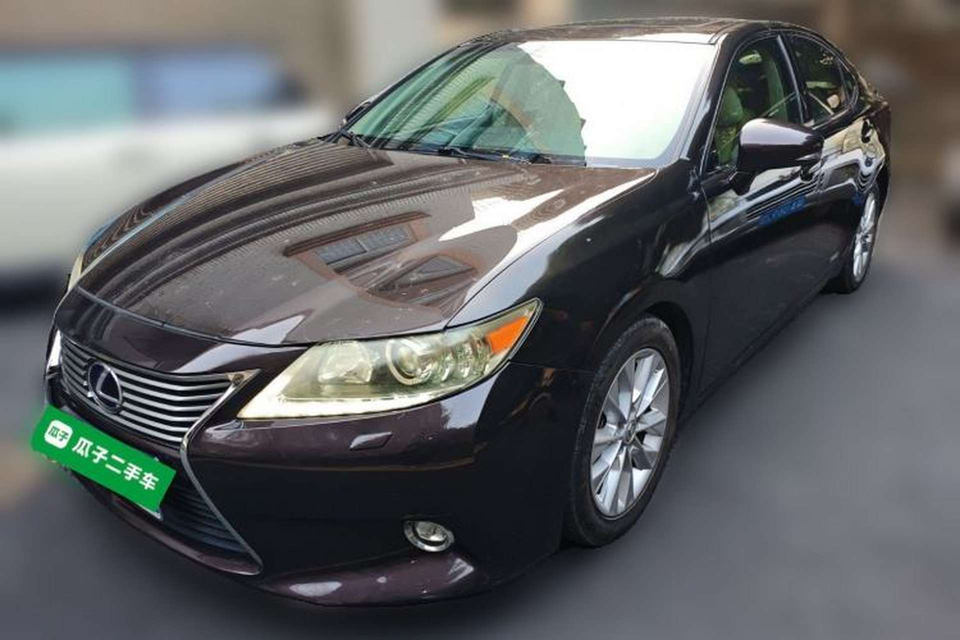 Used Lexus ES 2013 300h Elite Edition Front Left 45 Deg