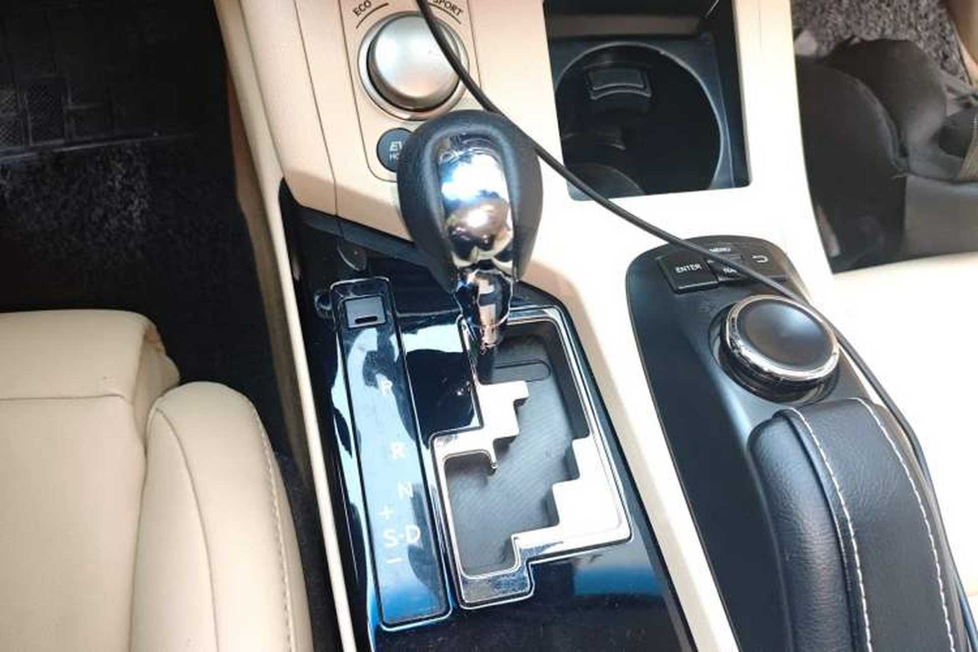 Used Lexus ES 2013 300h Elite Edition Gear Lever
