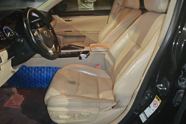Used Lexus ES 2013 250 Mark Levinson Limited Edition Left Front Seat
