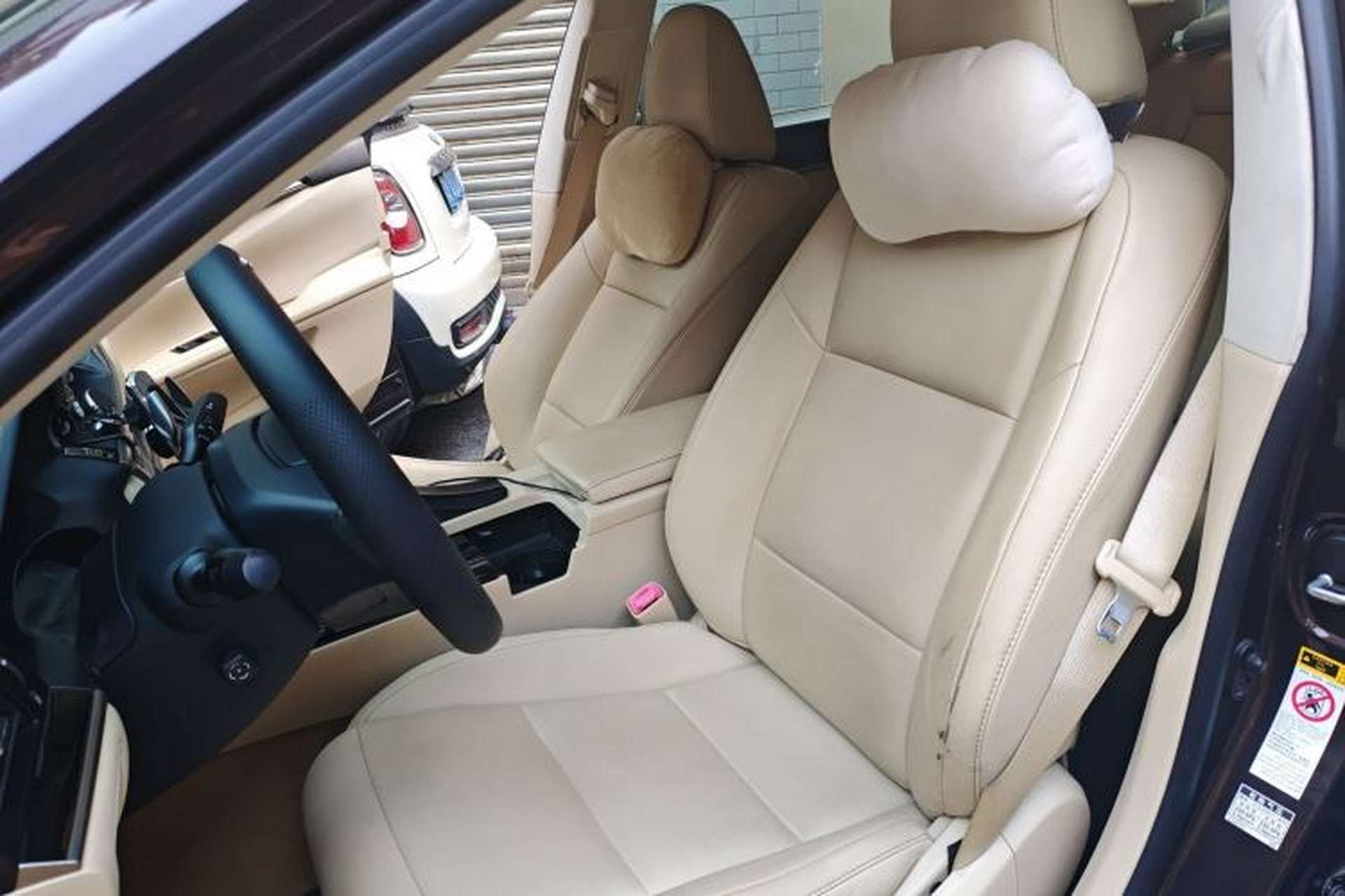 Used Lexus ES 2013 300h Elite Edition Left Front Seat