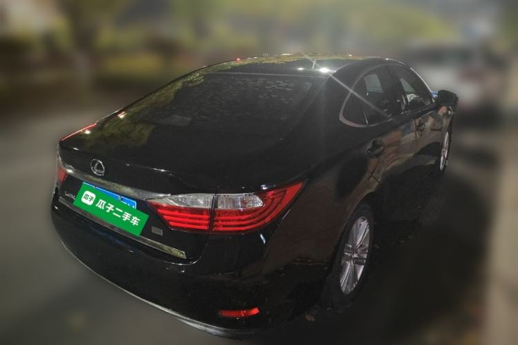 Used Lexus ES 2013 250 Mark Levinson Limited Edition Rear Right 45 Deg