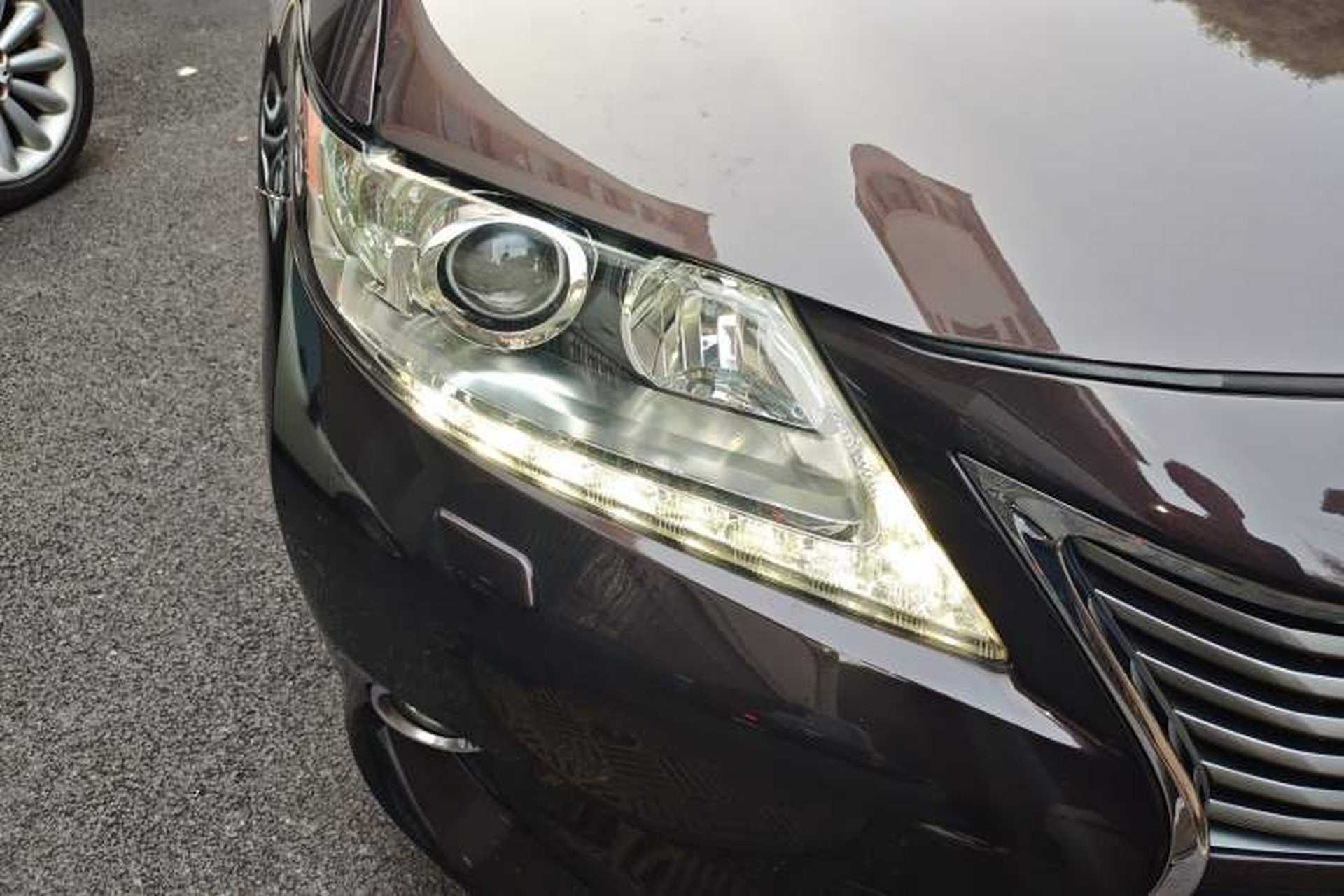 Used Lexus ES 2013 300h Elite Edition Right Front Headlight
