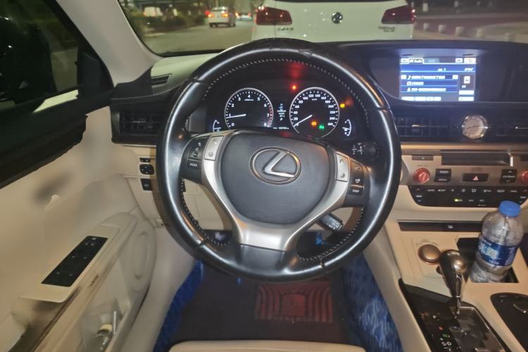 Used Lexus ES 2013 250 Mark Levinson Limited Edition Steering Wheel