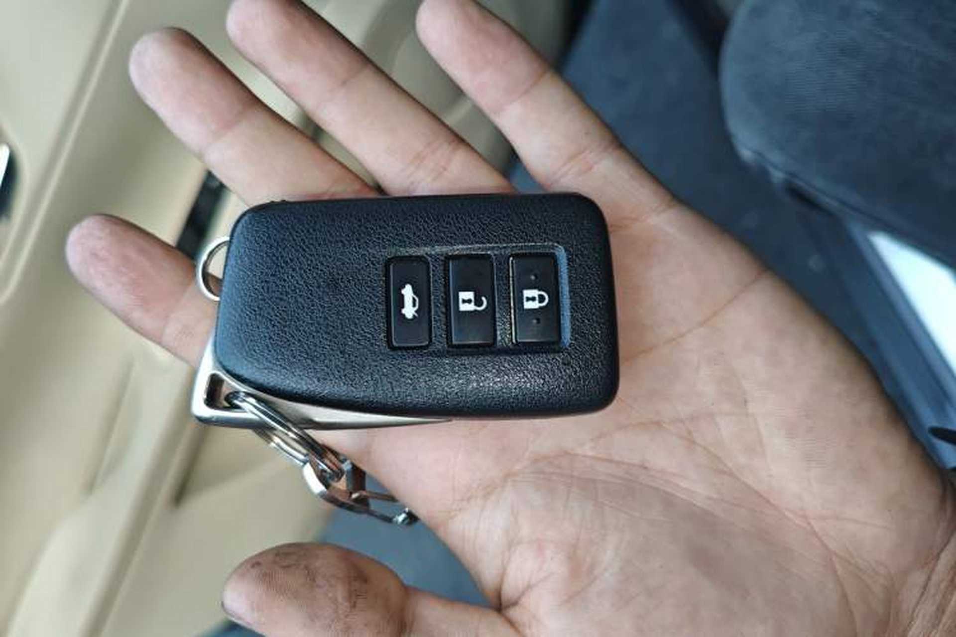 Used Lexus ES 2013 300h Elite Edition Vehicle Key
