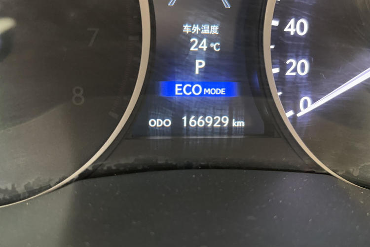 Used Lexus ES 2013 300h Luxury Edition Odometer Close Up
