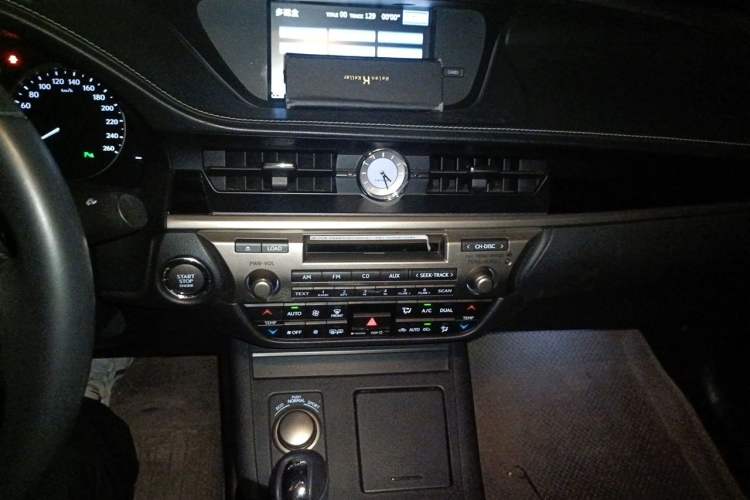 Used Lexus ES 2013 250 Elegant Edition Audio And AC Panel