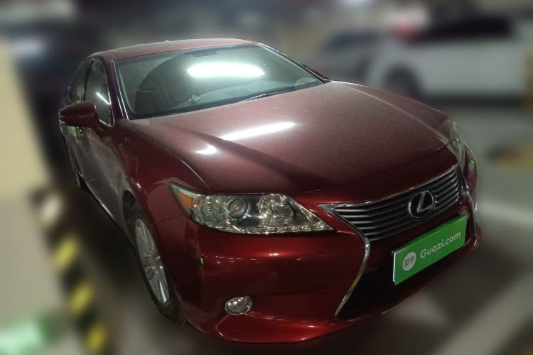 Used Lexus ES 2013 250 Elite Edition Front Right 45 Deg