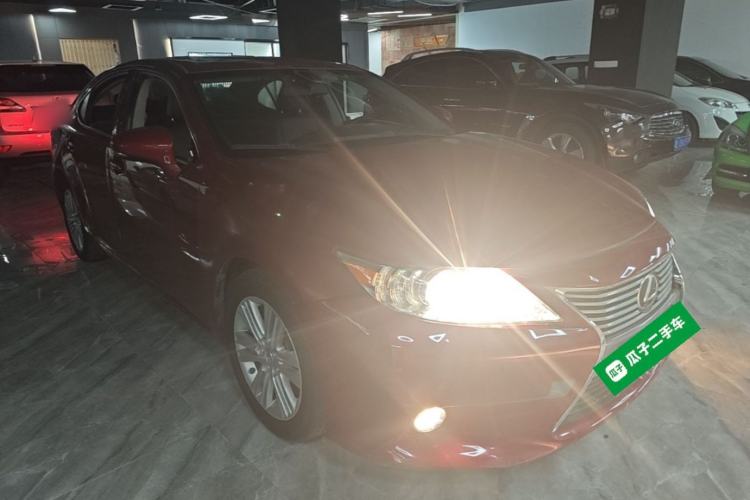 Used Lexus ES 2013 250 Elite Edition Front Right 45 Deg