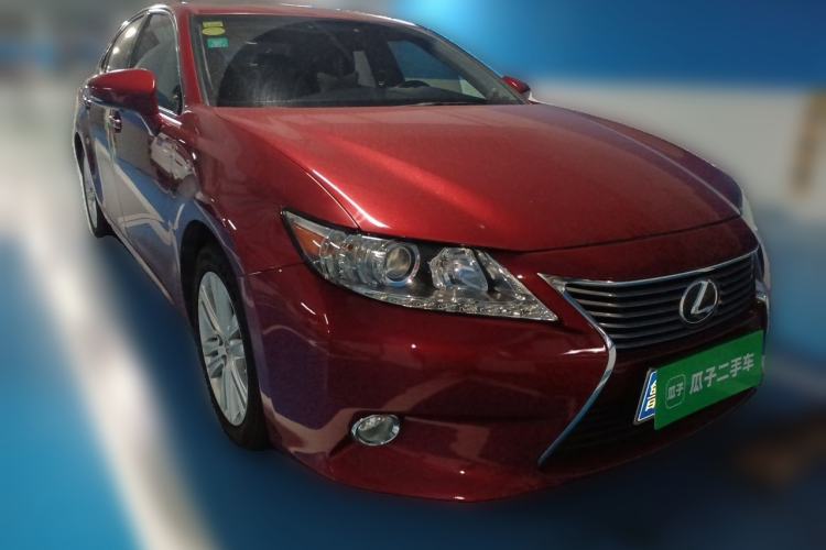 Used Lexus ES 2013 250 Elite Edition Front Right 45 Deg