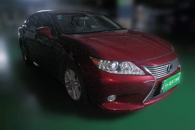 Used Lexus ES 2013 250 Elegant Edition Front Right 45 Deg