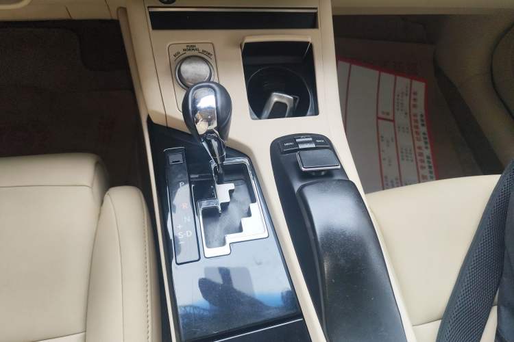 Used Lexus ES 2013 250 Elite Edition Gear Lever