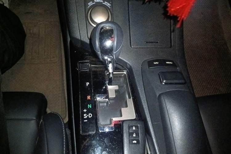 Used Lexus ES 2013 250 Elegant Edition Gear Lever