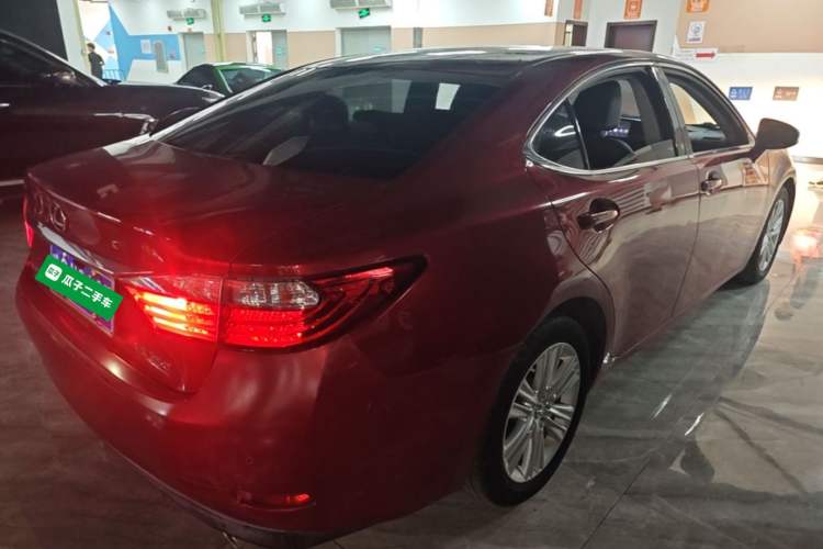 Used Lexus ES 2013 250 Elite Edition Rear Right 45 Deg