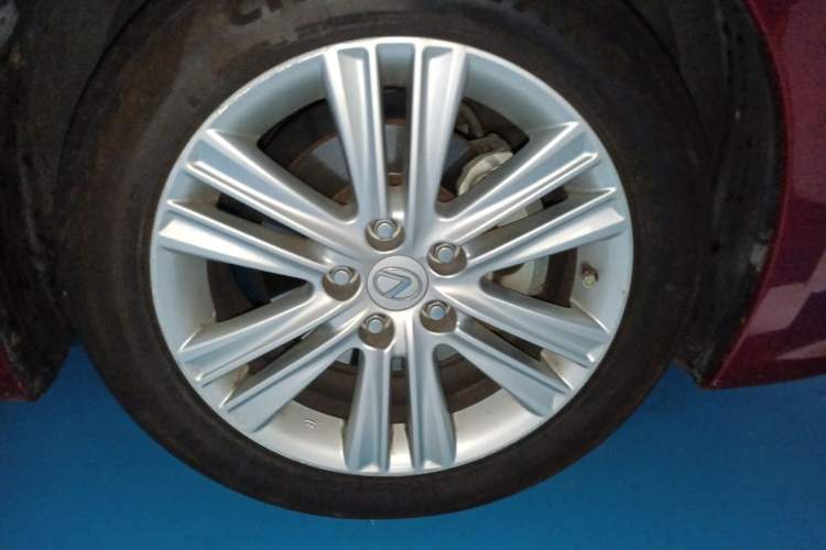 Used Lexus ES 2013 250 Elite Edition Right Front Wheel Hub