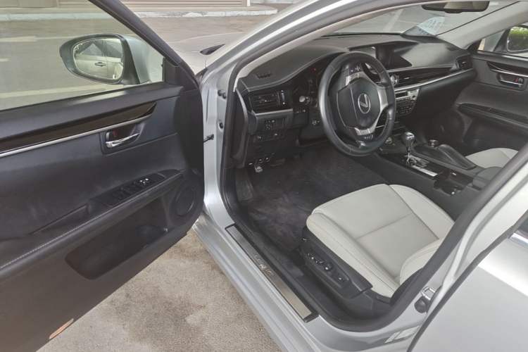 Used Lexus ES 2013 250 Elite Edition Driver Seat