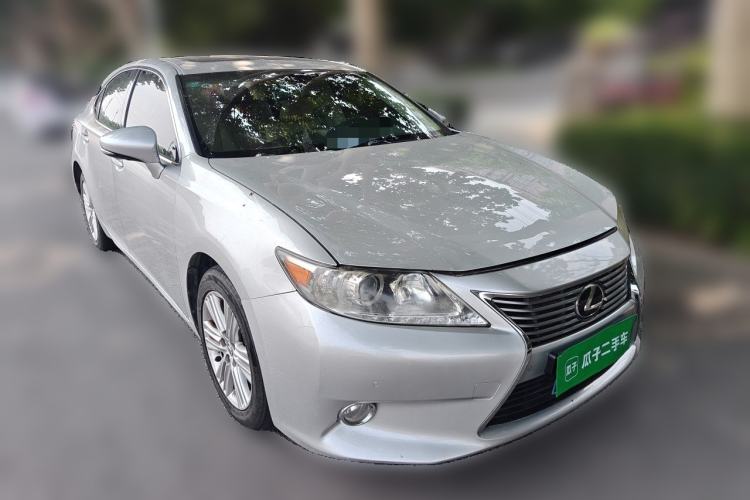 Used Lexus ES 2013 250 Elite Edition Front Right 45 Deg