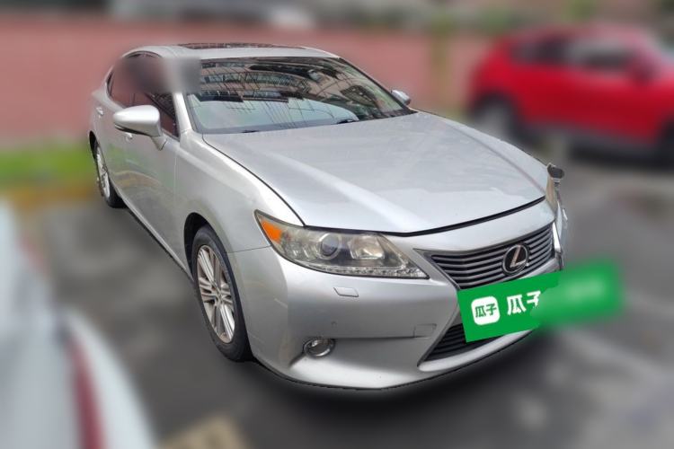 Used Lexus ES 2013 250 Elegant Edition Front Right 45 Deg