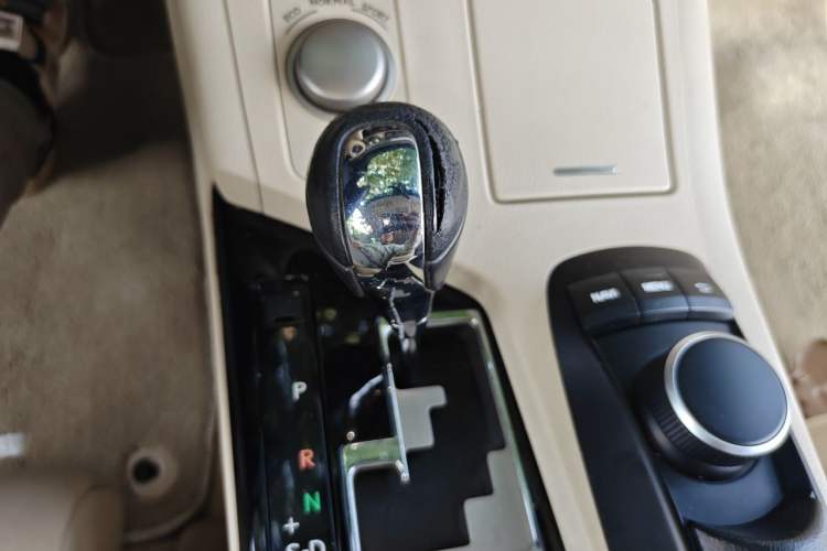 Used Lexus ES 2013 250 Elite Edition Gear Lever