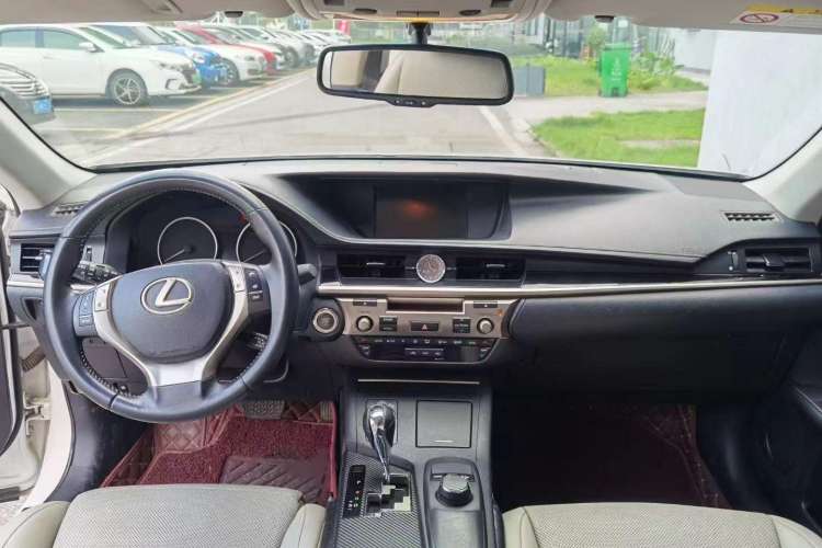 Used Lexus ES 2013 250 Elite Edition Interior 1