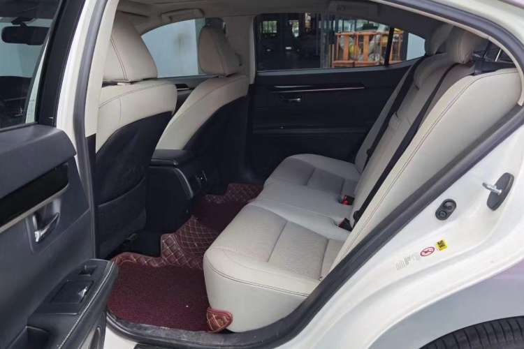 Used Lexus ES 2013 250 Elite Edition Interior 3