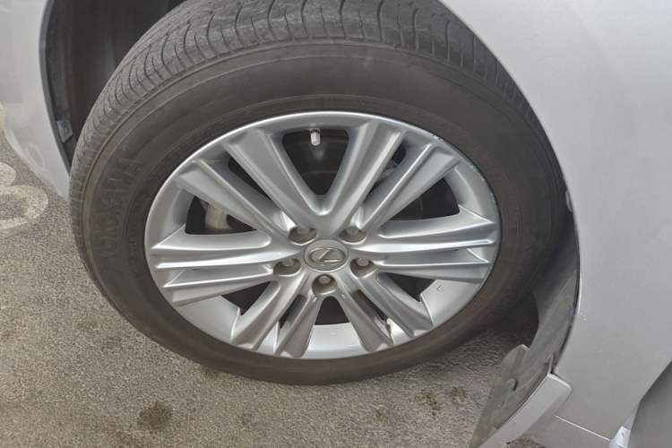 Used Lexus ES 2013 250 Elite Edition Left Front Wheel Hub