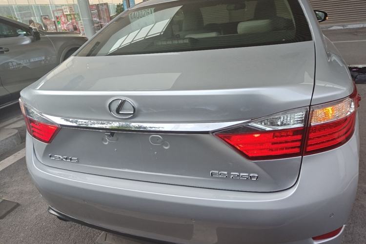 Used Lexus ES 2013 250 Elite Edition Rear