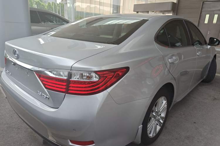 Used Lexus ES 2013 250 Elite Edition Rear Right 45 Deg