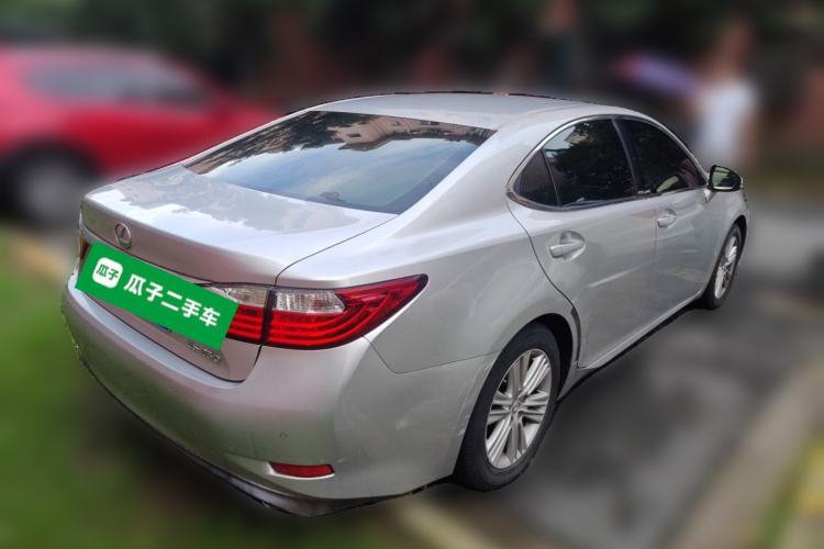 Used Lexus ES 2013 250 Elegant Edition Rear Right 45 Deg