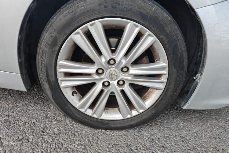 Used Lexus ES 2013 250 Elite Edition Right Front Wheel Hub