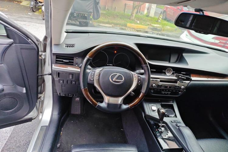 Used Lexus ES 2013 250 Elegant Edition Steering Wheel