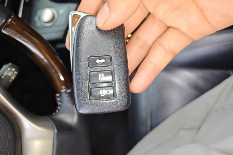 Used Lexus ES 2013 250 Elegant Edition Vehicle Key