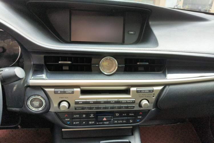 Used Lexus ES 2013 250 Elegant Edition Audio And AC Panel