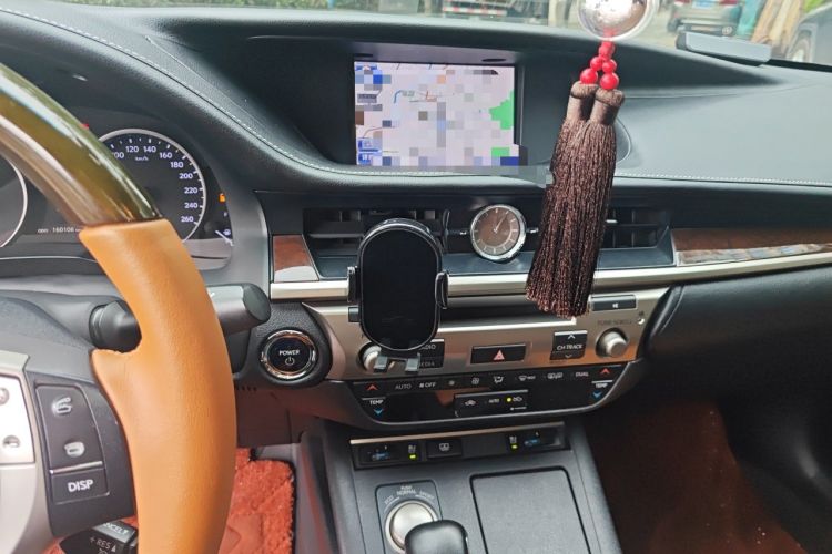 Used Lexus ES 2013 300h Luxury Edition Audio And AC Panel