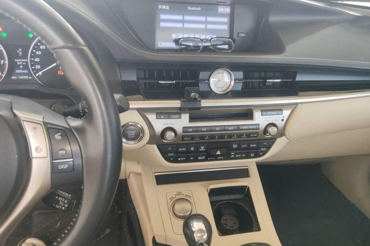 Used Lexus ES 2013 250 Elite Edition Audio And AC Panel