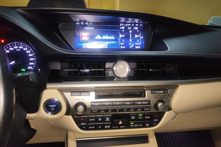Used Lexus ES 2013 300h Elite Edition Audio And AC Panel
