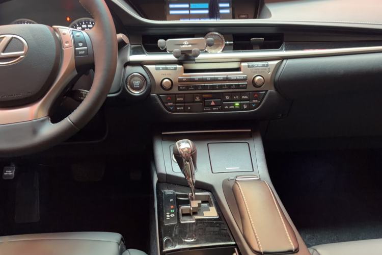 Used Lexus ES 2013 250 Elite Edition Audio And AC Panel