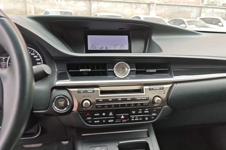 Used Lexus ES 2013 250 Elite Edition Audio And AC Panel