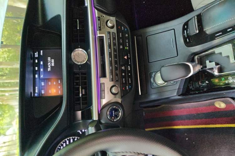 Used Lexus ES 2013 300h Elite Edition Audio And AC Panel