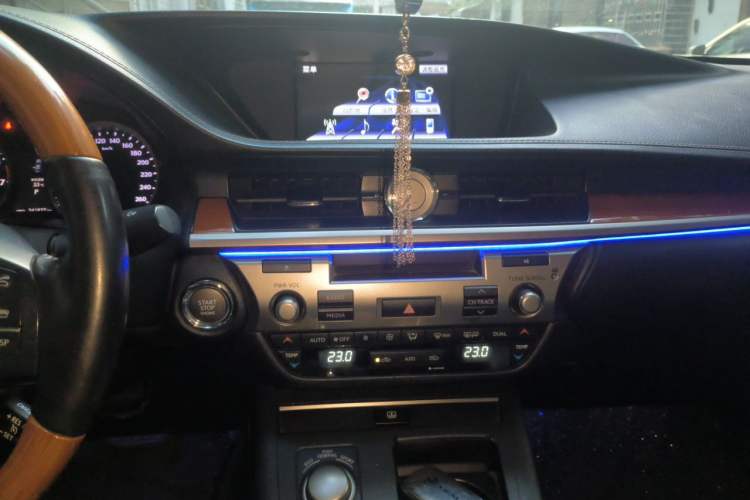 Used Lexus ES 2013 250 Elegant Edition Audio And AC Panel