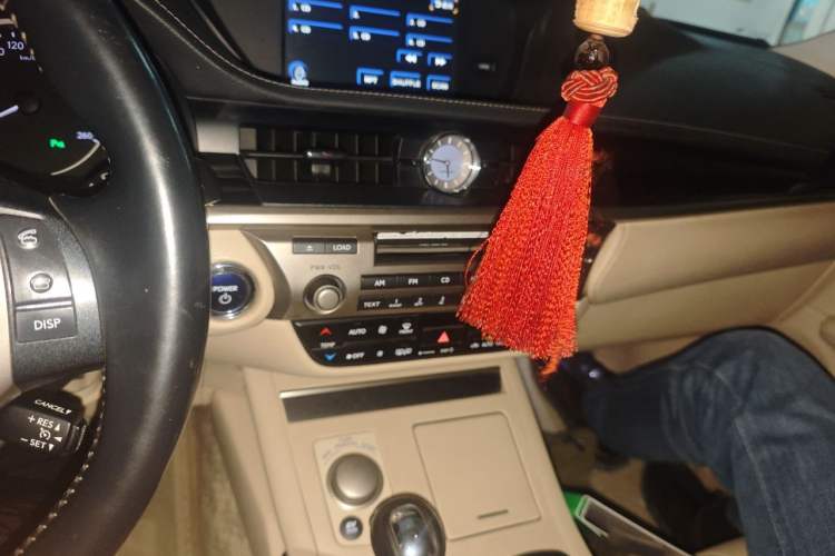 Used Lexus ES 2013 300h Elite Edition Audio And AC Panel
