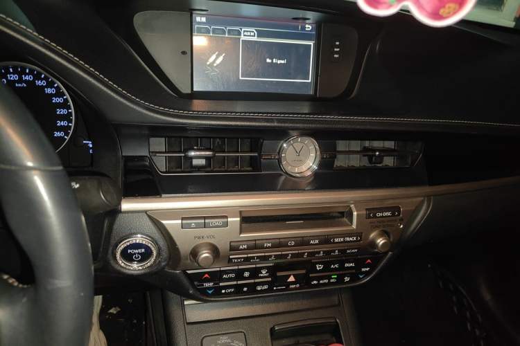 Used Lexus ES 2013 300h Elite Edition Audio And AC Panel