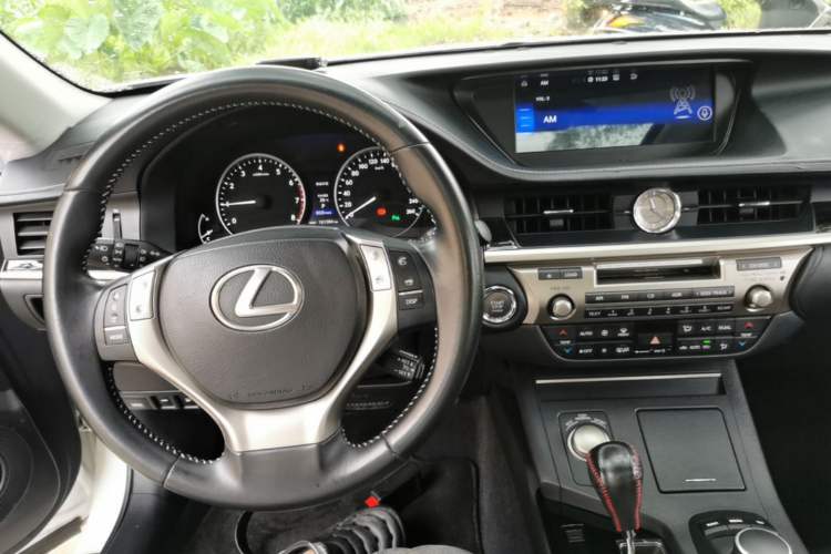 Used Lexus ES 2013 250 Elite Edition Center Console