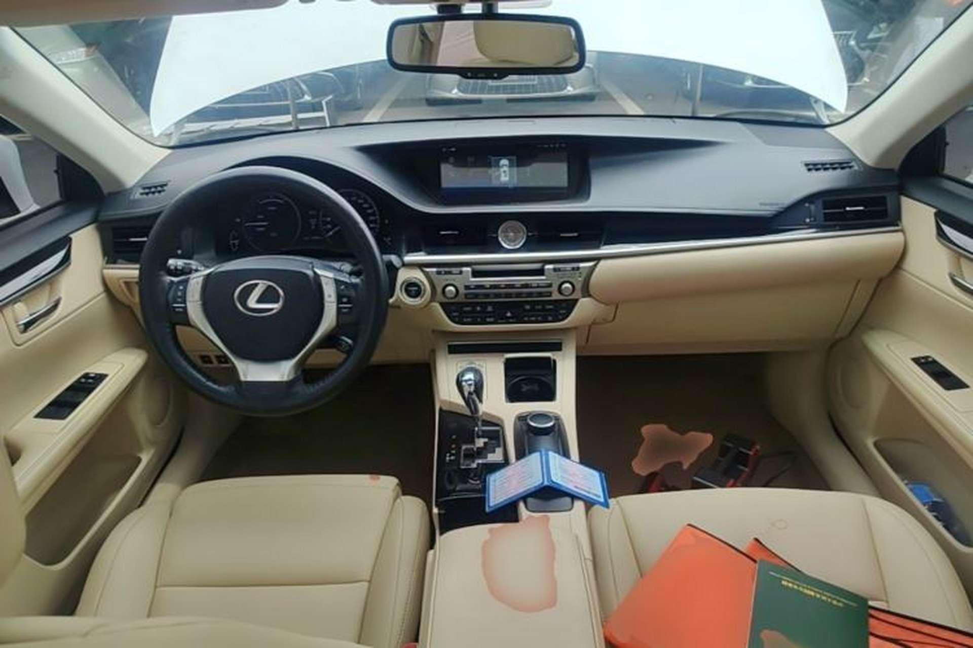 Used Lexus ES 2013 300h Elite Edition Center Console