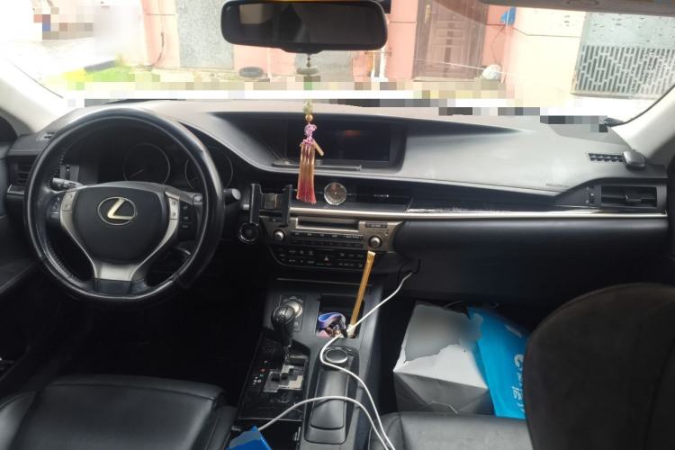 Used Lexus ES 2013 250 Elite Edition Center Console
