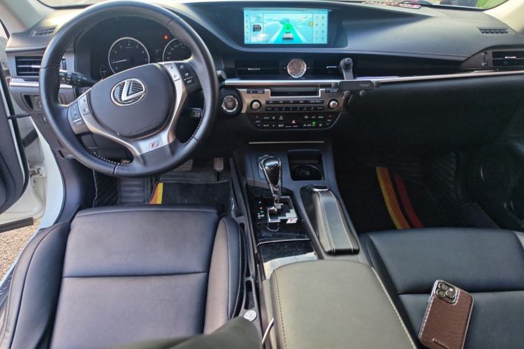 Used Lexus ES 2013 250 Elite Edition Center Console
