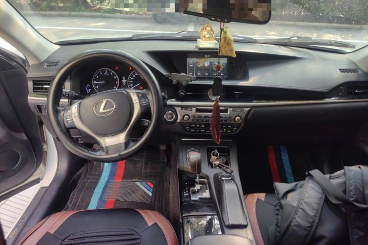 Used Lexus ES 2013 250 Elite Edition Center Console