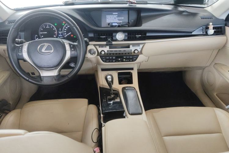 Used Lexus ES 2013 250 Elite Edition Center Console