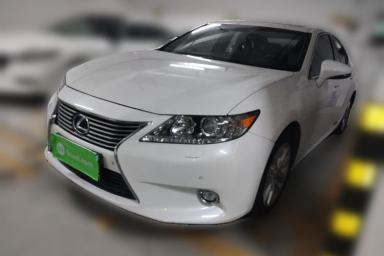 Used Lexus ES 2013 300h Elite Edition