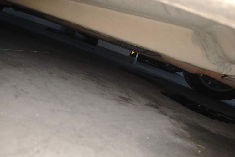 Used Lexus ES 2013 300h Elite Edition Chassis Front Right